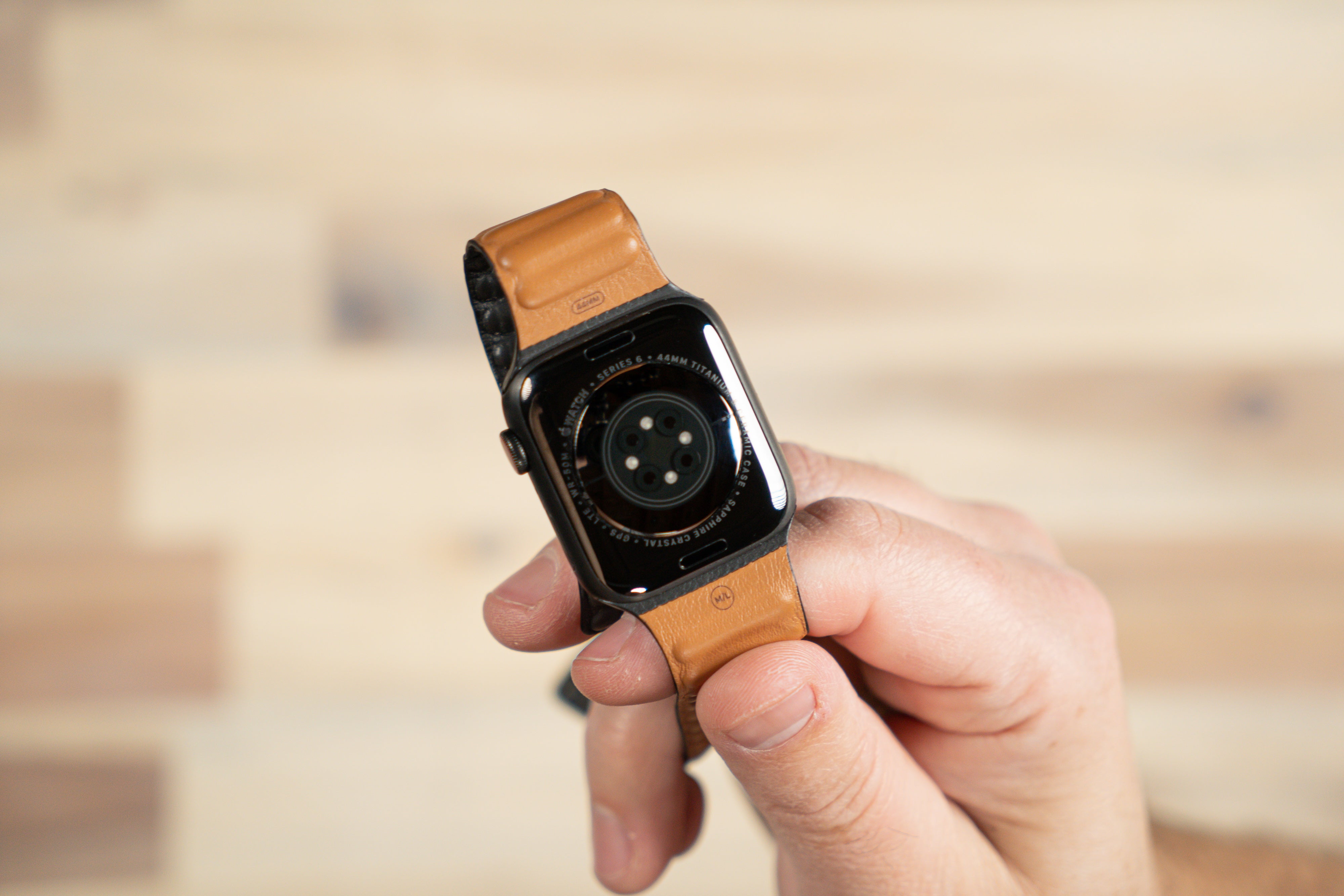 Apple Watch Series 5 (GPS + Cellular, 44mm) Titanium Space Black